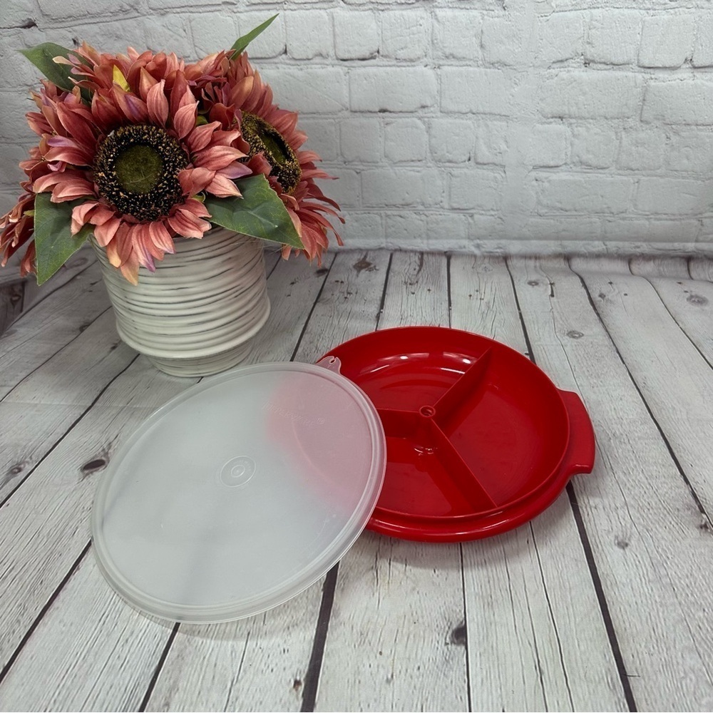 tupperware suzette tray Red  Food Storage Containers with seal 229 "Y"